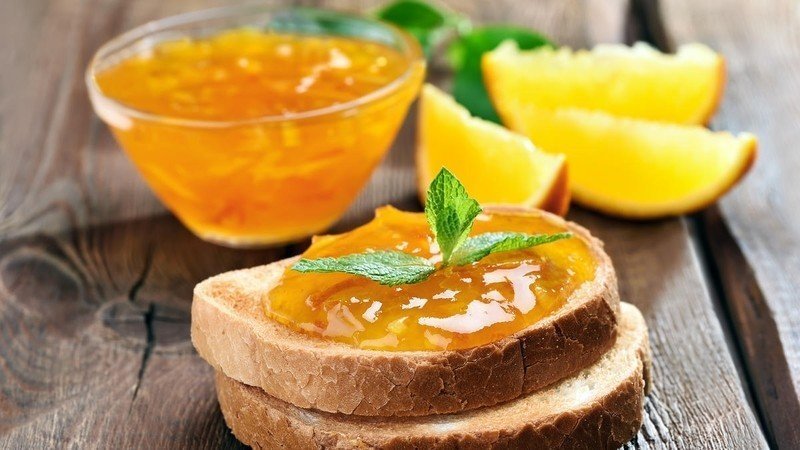 Тост с апельсиновым мармеладом