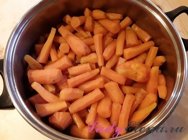 Гарнир из моркови на сковороде