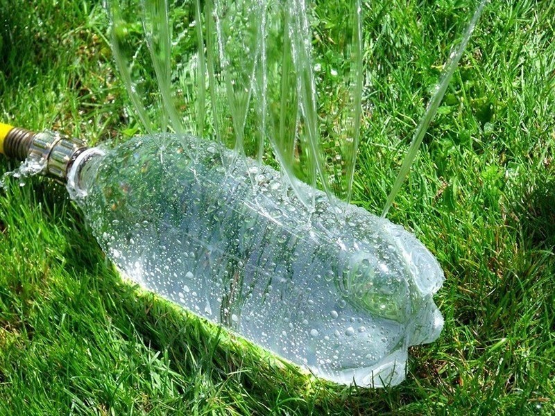 Дождеватель из пластиковой бутылки своими руками