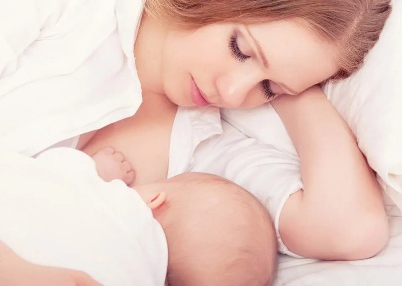 Саманта свитинг breastfeeding